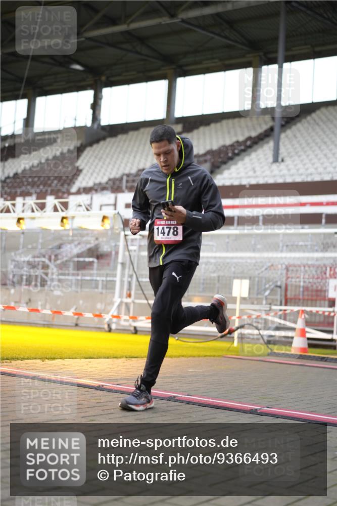 07.12.2025 - St. Pauli X-Mass-Run No. 15 Patografie http://msf.ph/oto/9366493 07.12.2025 10:53:40 Ziel 106, 1478, 1679, 1680, 1681, 1682, 1683 meine-sportfotos.de