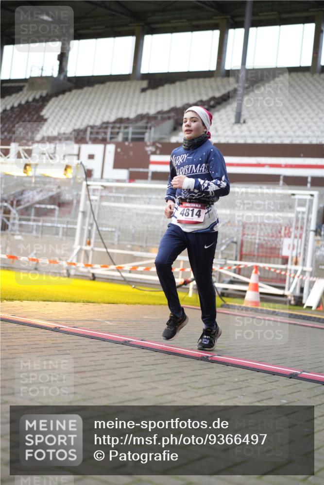 07.12.2025 - St. Pauli X-Mass-Run No. 15 Patografie http://msf.ph/oto/9366497 07.12.2025 10:53:54 Ziel 1478, 4814 meine-sportfotos.de