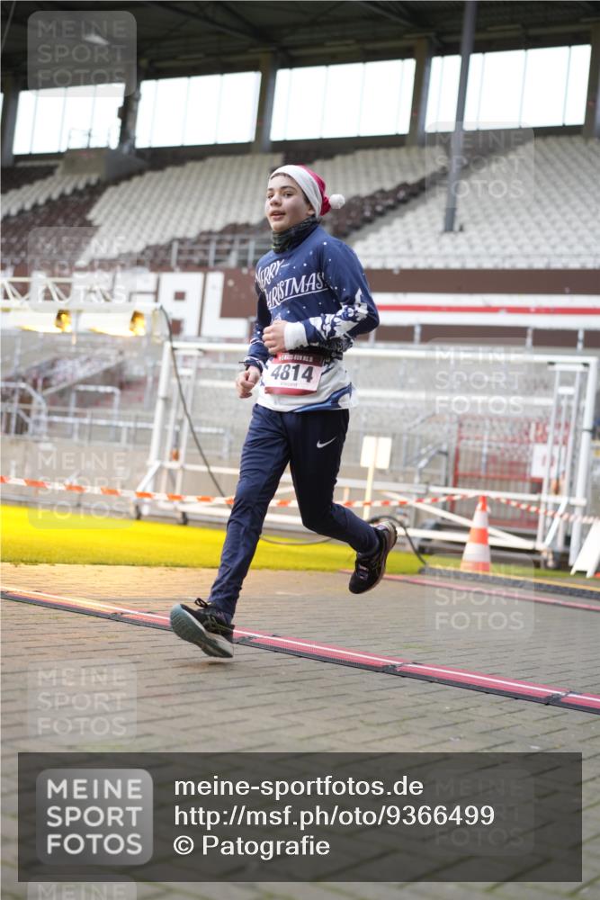 07.12.2025 - St. Pauli X-Mass-Run No. 15 Patografie http://msf.ph/oto/9366499 07.12.2025 10:53:54 Ziel 1478, 4814 meine-sportfotos.de