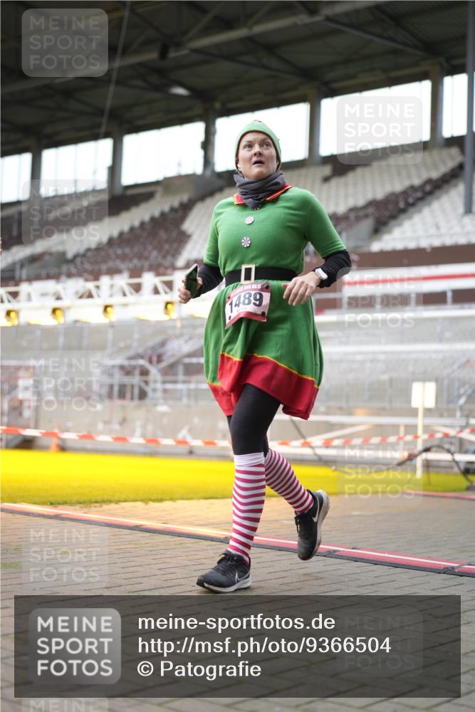 07.12.2025 - St. Pauli X-Mass-Run No. 15 Patografie http://msf.ph/oto/9366504 07.12.2025 10:54:19 Ziel 1489 meine-sportfotos.de