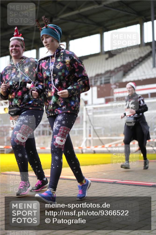 07.12.2025 - St. Pauli X-Mass-Run No. 15 Patografie http://msf.ph/oto/9366522 07.12.2025 10:54:29 Ziel 656, 1177, 1489, 2286, 2328, 2358, 2360, 2832, 3391, 3437 meine-sportfotos.de