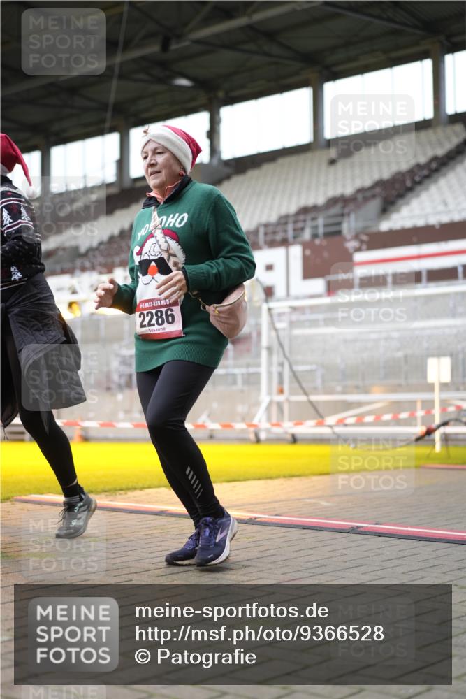 07.12.2025 - St. Pauli X-Mass-Run No. 15 Patografie http://msf.ph/oto/9366528 07.12.2025 10:54:30 Ziel 656, 1177, 1489, 2286, 2328, 2358, 2360, 2832, 3391, 3437 meine-sportfotos.de
