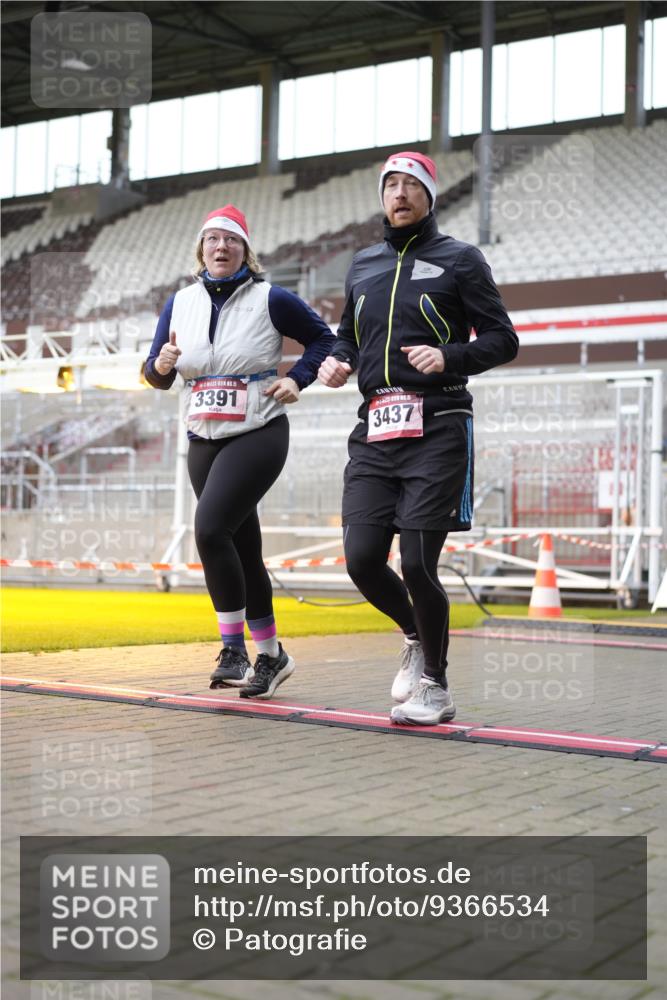 07.12.2025 - St. Pauli X-Mass-Run No. 15 Patografie http://msf.ph/oto/9366534 07.12.2025 10:54:32 Ziel 656, 692, 1177, 1489, 2286, 2328, 2358, 2360, 2832, 3391, 3437 meine-sportfotos.de