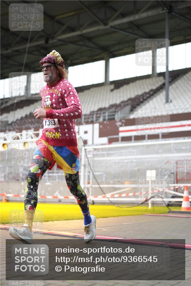 07.12.2025 - St. Pauli X-Mass-Run No. 15 Patografie http://msf.ph/oto/9366545 07.12.2025 10:54:50 Ziel 692, 1393 meine-sportfotos.de