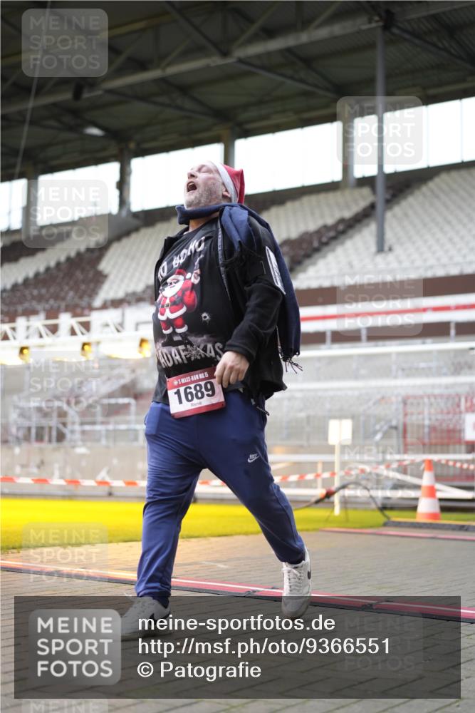 07.12.2025 - St. Pauli X-Mass-Run No. 15 Patografie http://msf.ph/oto/9366551 07.12.2025 10:55:05 Ziel 1393, 1689 meine-sportfotos.de