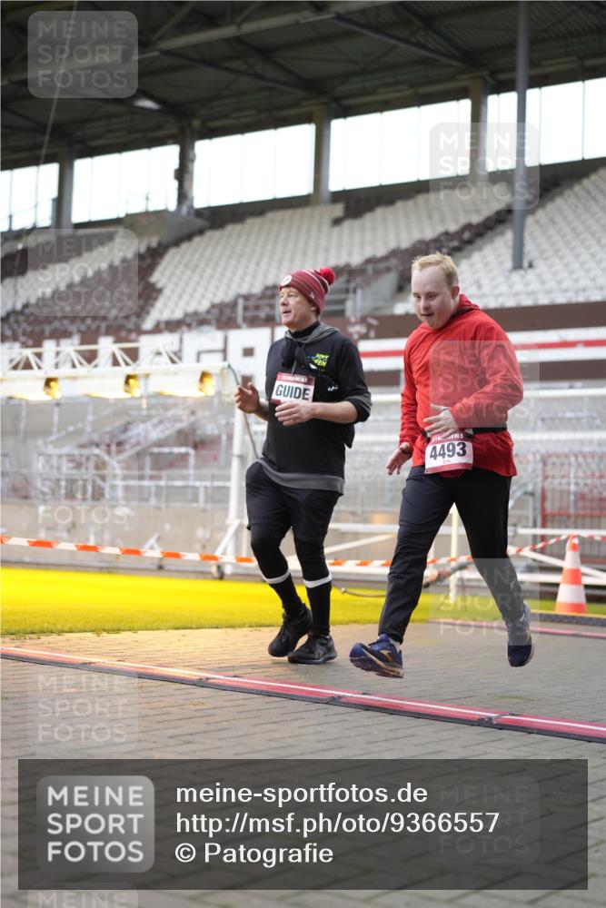 07.12.2025 - St. Pauli X-Mass-Run No. 15 Patografie http://msf.ph/oto/9366557 07.12.2025 10:55:55 Ziel 2485, 4493 meine-sportfotos.de
