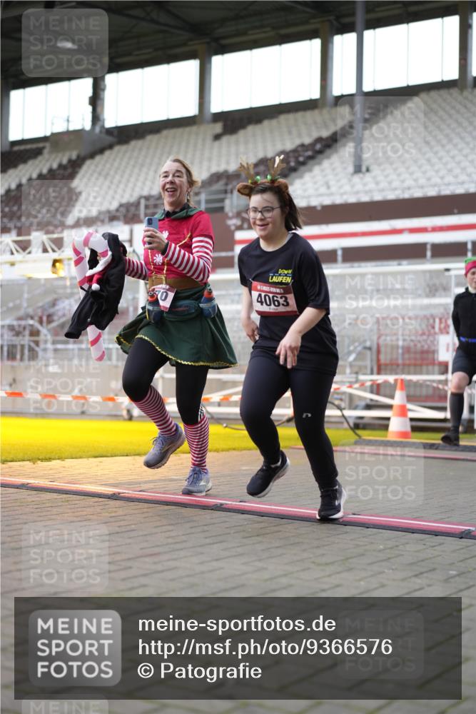 07.12.2025 - St. Pauli X-Mass-Run No. 15 Patografie http://msf.ph/oto/9366576 07.12.2025 10:56:19 Ziel 951, 955, 1790, 1793, 2170, 4063, 4146 meine-sportfotos.de