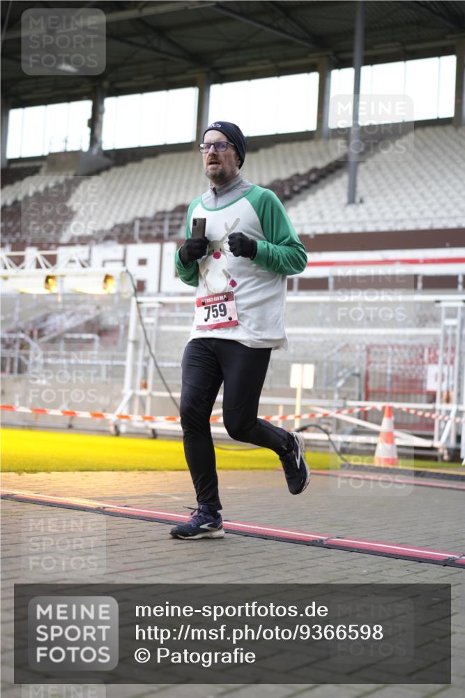 07.12.2025 - St. Pauli X-Mass-Run No. 15 Patografie http://msf.ph/oto/9366598 07.12.2025 10:56:30 Ziel 236, 248, 759, 2170, 4063, 4146 meine-sportfotos.de