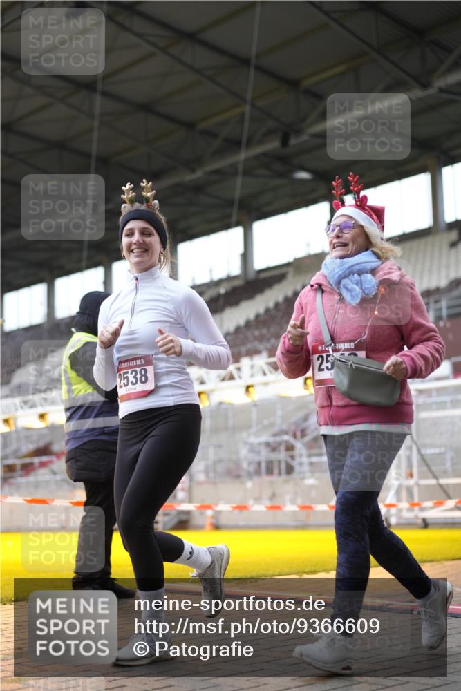 07.12.2025 - St. Pauli X-Mass-Run No. 15 Patografie http://msf.ph/oto/9366609 07.12.2025 10:56:42 Ziel 55, 236, 248, 417, 555, 568, 759, 2538, 2542, 2664 meine-sportfotos.de