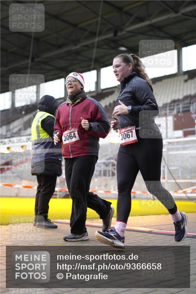 07.12.2025 - St. Pauli X-Mass-Run No. 15 Patografie http://msf.ph/oto/9366658 07.12.2025 10:57:11 Ziel 130, 251, 280, 773, 1097, 1099, 1387, 2297, 2298, 2665, 3064, 3067 meine-sportfotos.de