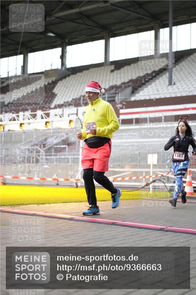 07.12.2025 - St. Pauli X-Mass-Run No. 15 Patografie http://msf.ph/oto/9366663 07.12.2025 10:57:12 Ziel 130, 251, 280, 773, 1097, 1099, 1387, 2290, 2296, 2297, 2298, 2665, 3064, 3067 meine-sportfotos.de