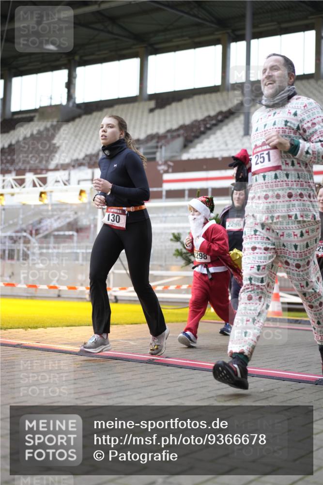 07.12.2025 - St. Pauli X-Mass-Run No. 15 Patografie http://msf.ph/oto/9366678 07.12.2025 10:57:16 Ziel 130, 251, 280, 773, 994, 1097, 1099, 1387, 2290, 2296, 2297, 2298, 2665, 3064, 3067 meine-sportfotos.de