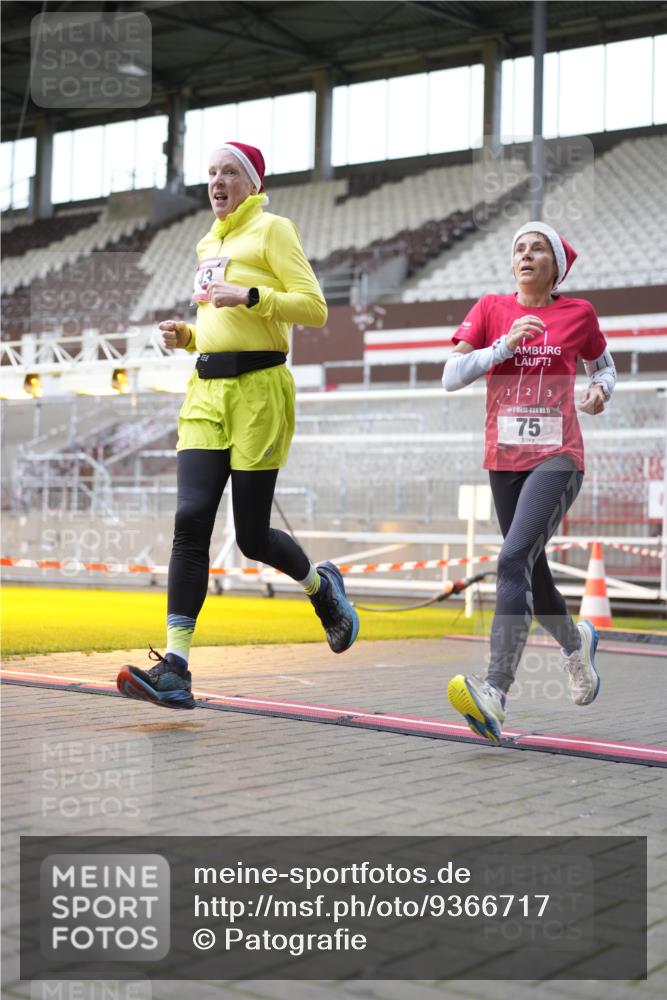 07.12.2025 - St. Pauli X-Mass-Run No. 15 Patografie http://msf.ph/oto/9366717 07.12.2025 10:57:58 Ziel 43, 75, 170, 234, 1690 meine-sportfotos.de