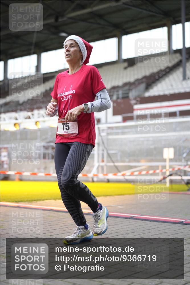 07.12.2025 - St. Pauli X-Mass-Run No. 15 Patografie http://msf.ph/oto/9366719 07.12.2025 10:57:58 Ziel 43, 75, 170, 234, 1690 meine-sportfotos.de