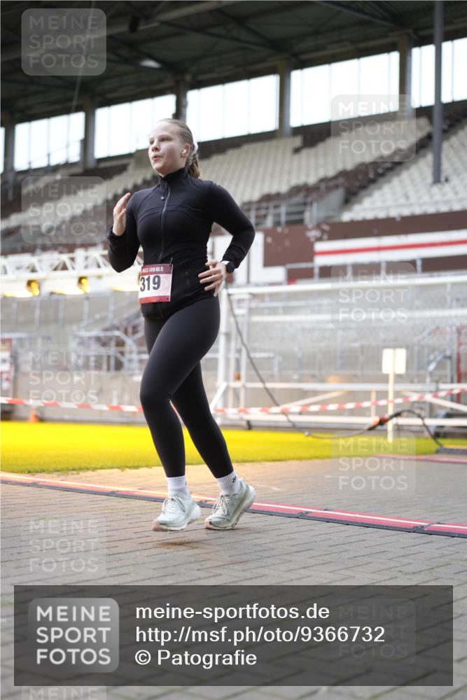 07.12.2025 - St. Pauli X-Mass-Run No. 15 Patografie http://msf.ph/oto/9366732 07.12.2025 10:58:31 Ziel 7 meine-sportfotos.de