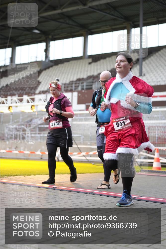 07.12.2025 - St. Pauli X-Mass-Run No. 15 Patografie http://msf.ph/oto/9366739 07.12.2025 10:58:38 Ziel 7, 606, 907, 941, 1160, 1174, 1476, 2130, 2131 meine-sportfotos.de