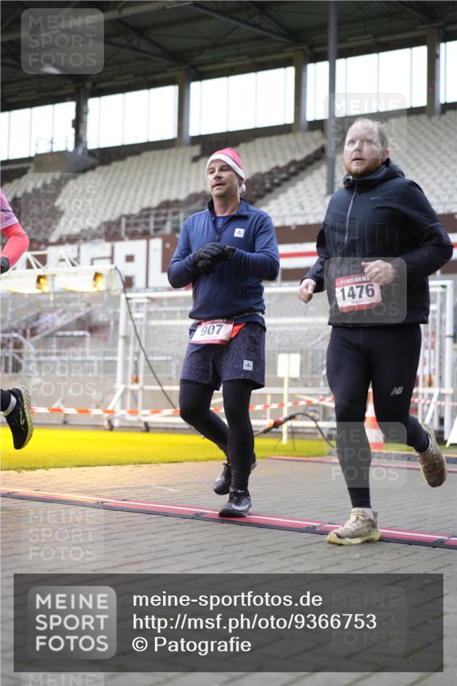 07.12.2025 - St. Pauli X-Mass-Run No. 15 Patografie http://msf.ph/oto/9366753 07.12.2025 10:58:42 Ziel 7, 606, 907, 941, 1160, 1174, 1453, 1458, 1459, 1476, 2130, 2131 meine-sportfotos.de