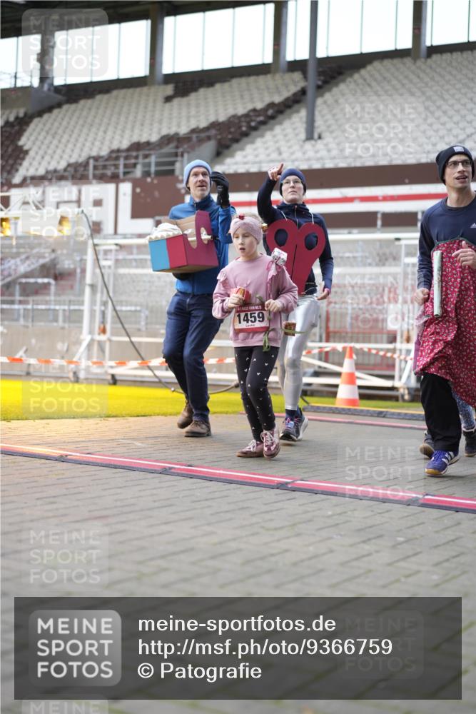 07.12.2025 - St. Pauli X-Mass-Run No. 15 Patografie http://msf.ph/oto/9366759 07.12.2025 10:58:47 Ziel 7, 606, 907, 941, 1160, 1174, 1451, 1453, 1456, 1458, 1459, 1476, 2130, 2131 meine-sportfotos.de