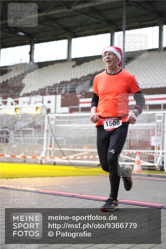 07.12.2025 - St. Pauli X-Mass-Run No. 15 Patografie http://msf.ph/oto/9366779 07.12.2025 10:58:57 Ziel 582, 606, 907, 1451, 1453, 1456, 1458, 1459, 1476, 1508 meine-sportfotos.de