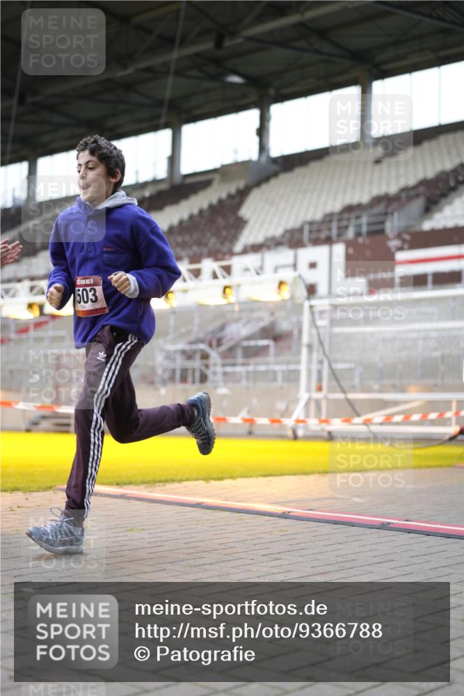 07.12.2025 - St. Pauli X-Mass-Run No. 15 Patografie http://msf.ph/oto/9366788 07.12.2025 10:59:04 Ziel 242, 582, 1508, 2503, 2772 meine-sportfotos.de