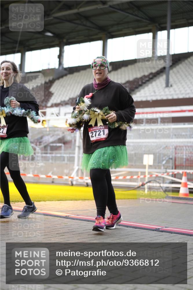 07.12.2025 - St. Pauli X-Mass-Run No. 15 Patografie http://msf.ph/oto/9366812 07.12.2025 10:59:16 Ziel 242, 2503, 2719, 2720, 2721, 2727, 2772 meine-sportfotos.de