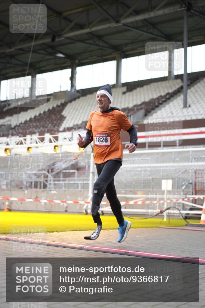 07.12.2025 - St. Pauli X-Mass-Run No. 15 Patografie http://msf.ph/oto/9366817 07.12.2025 10:59:23 Ziel 1826, 2719, 2720, 2721, 2727 meine-sportfotos.de