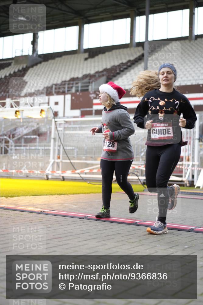 07.12.2025 - St. Pauli X-Mass-Run No. 15 Patografie http://msf.ph/oto/9366836 07.12.2025 10:59:36 Ziel 301, 306, 420, 1826, 4128 meine-sportfotos.de