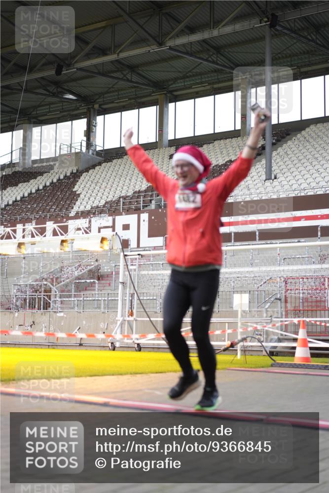 07.12.2025 - St. Pauli X-Mass-Run No. 15 Patografie http://msf.ph/oto/9366845 07.12.2025 10:59:57 Ziel 529, 1482, 1558, 1702, 3586 meine-sportfotos.de