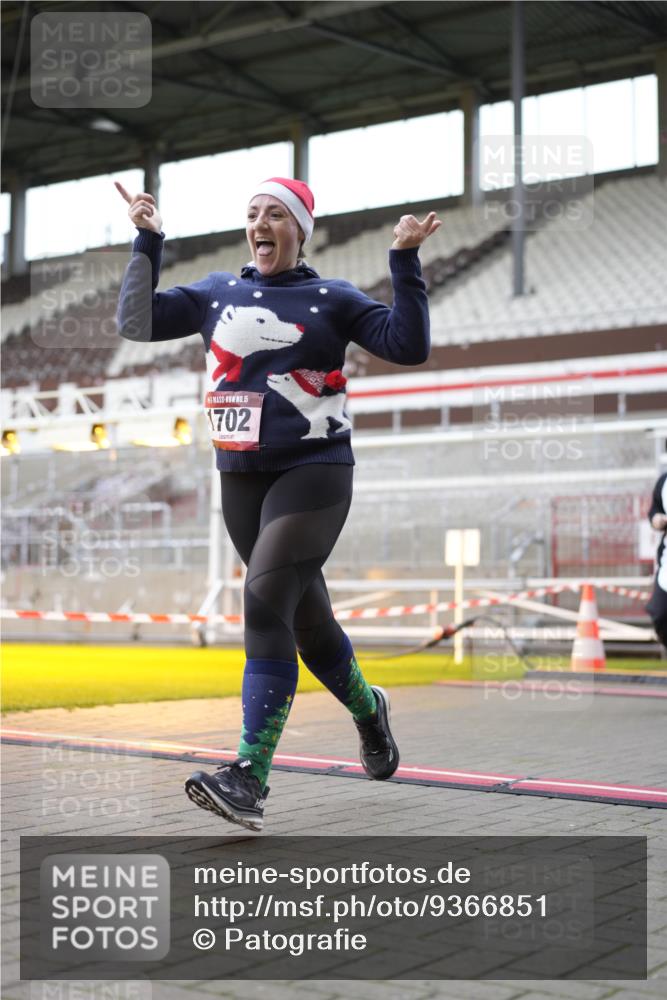 07.12.2025 - St. Pauli X-Mass-Run No. 15 Patografie http://msf.ph/oto/9366851 07.12.2025 10:59:59 Ziel 529, 1482, 1558, 1702, 3586 meine-sportfotos.de