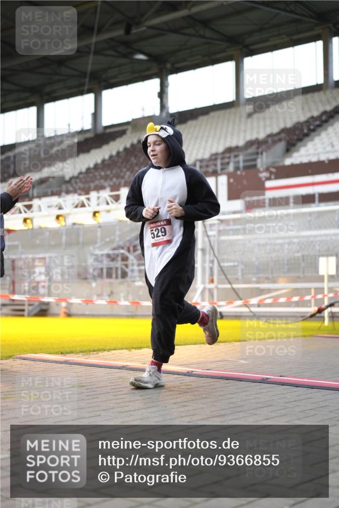 07.12.2025 - St. Pauli X-Mass-Run No. 15 Patografie http://msf.ph/oto/9366855 07.12.2025 11:00:00 Ziel 529, 1482, 1558, 1702, 3586 meine-sportfotos.de