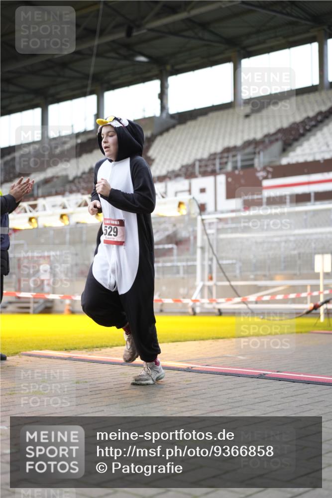 07.12.2025 - St. Pauli X-Mass-Run No. 15 Patografie http://msf.ph/oto/9366858 07.12.2025 11:00:00 Ziel 529, 1482, 1558, 1702, 3586 meine-sportfotos.de