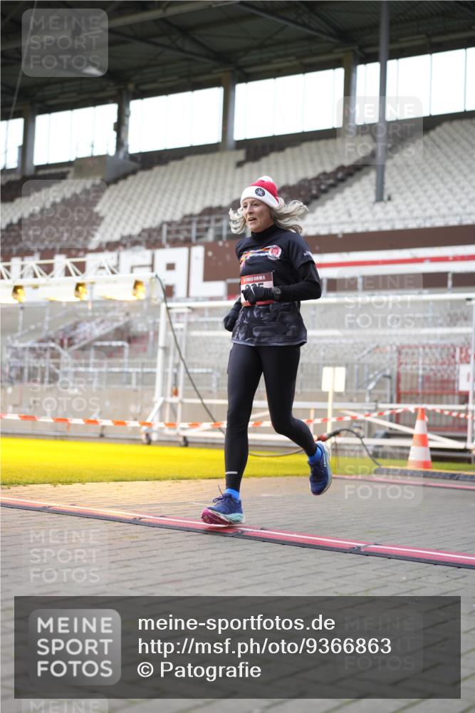 07.12.2025 - St. Pauli X-Mass-Run No. 15 Patografie http://msf.ph/oto/9366863 07.12.2025 11:00:15 Ziel 225, 529, 985, 988, 3586, 4793 meine-sportfotos.de