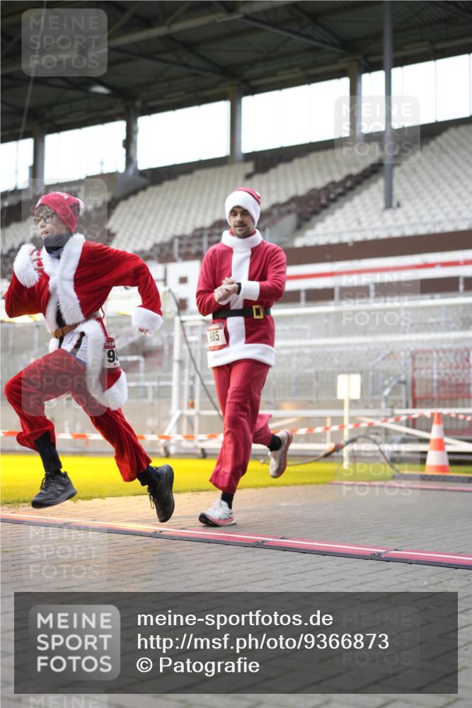 07.12.2025 - St. Pauli X-Mass-Run No. 15 Patografie http://msf.ph/oto/9366873 07.12.2025 11:00:16 Ziel 225, 435, 440, 985, 988, 3586, 4793 meine-sportfotos.de