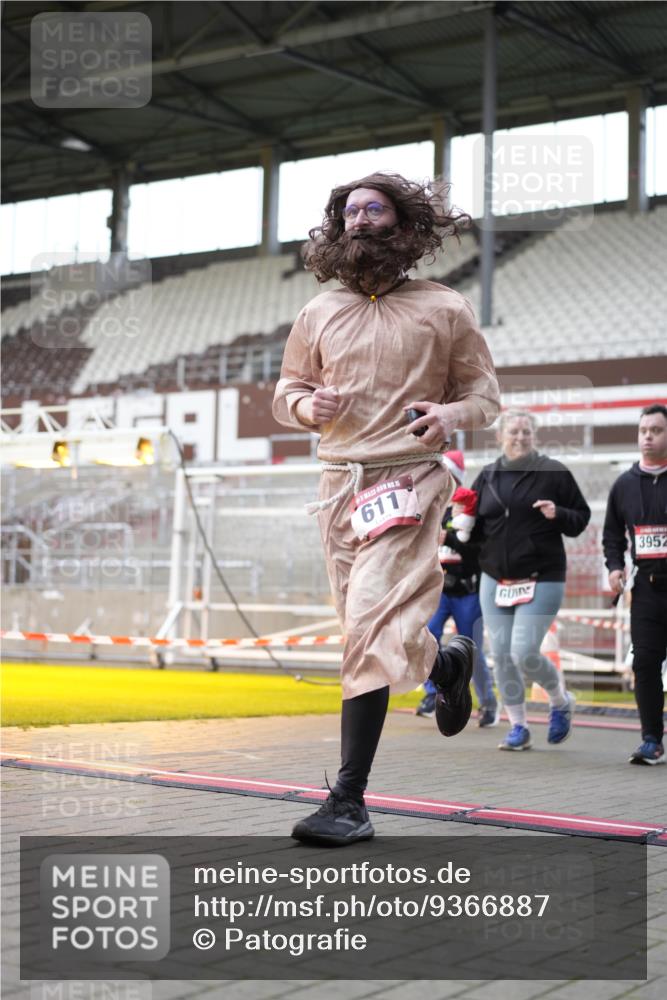07.12.2025 - St. Pauli X-Mass-Run No. 15 Patografie http://msf.ph/oto/9366887 07.12.2025 11:00:22 Ziel 225, 435, 440, 611, 985, 988, 1721, 3952, 4478, 4793 meine-sportfotos.de