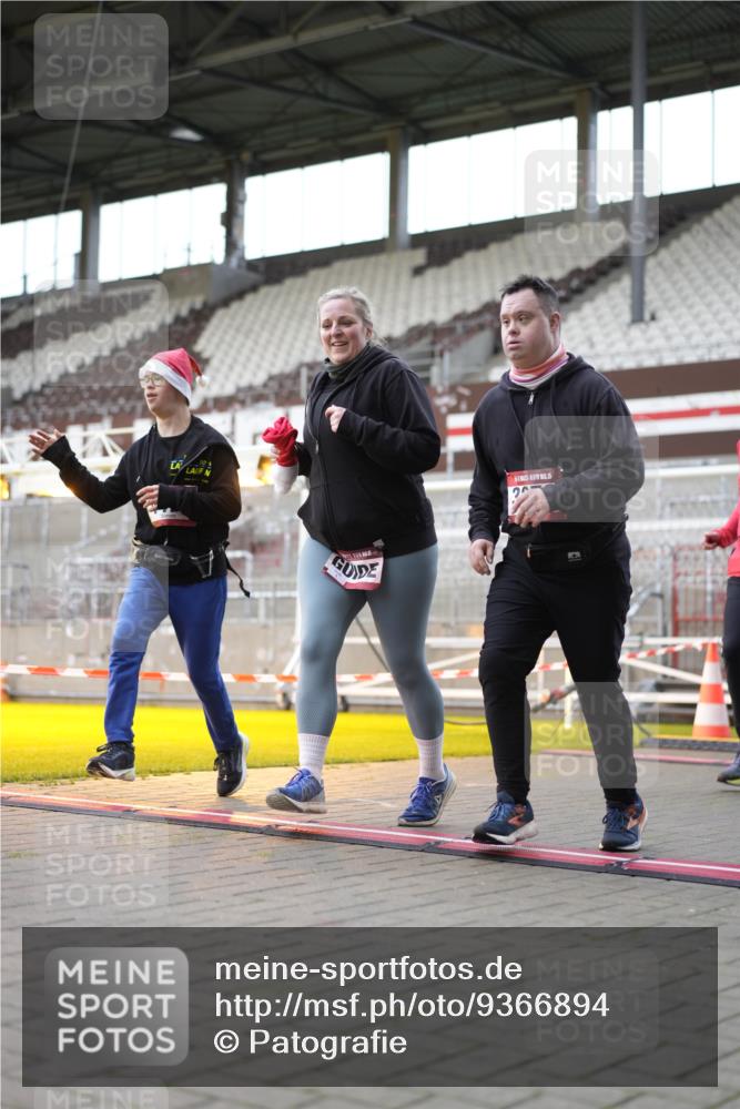 07.12.2025 - St. Pauli X-Mass-Run No. 15 Patografie http://msf.ph/oto/9366894 07.12.2025 11:00:24 Ziel 225, 435, 440, 611, 985, 988, 1721, 3952, 4478, 4793 meine-sportfotos.de