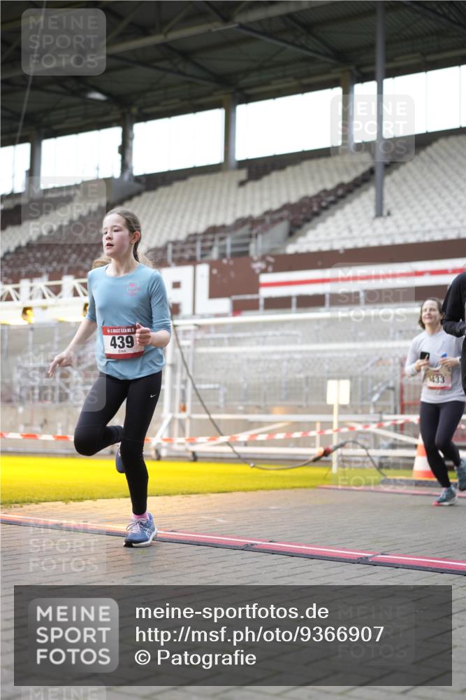07.12.2025 - St. Pauli X-Mass-Run No. 15 Patografie http://msf.ph/oto/9366907 07.12.2025 11:00:31 Ziel 410, 433, 435, 439, 440, 611, 985, 988, 1721, 3952, 4478, 4793 meine-sportfotos.de