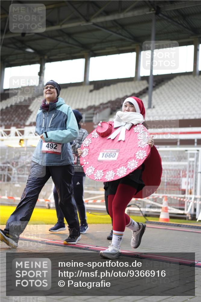 07.12.2025 - St. Pauli X-Mass-Run No. 15 Patografie http://msf.ph/oto/9366916 07.12.2025 11:00:42 Ziel 135, 410, 433, 439, 492, 1660, 3349, 3353 meine-sportfotos.de