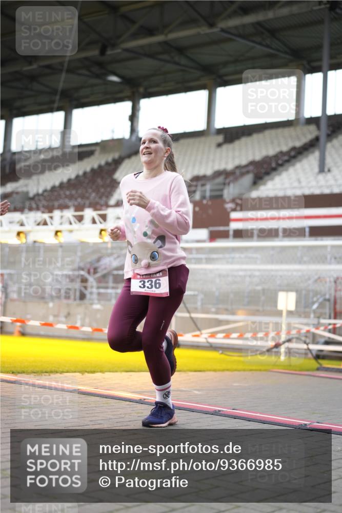 07.12.2025 - St. Pauli X-Mass-Run No. 15 Patografie http://msf.ph/oto/9366985 07.12.2025 11:01:28 Ziel 336, 766, 770, 771, 1045, 1048, 1300, 1367, 1615, 2251, 2252 meine-sportfotos.de
