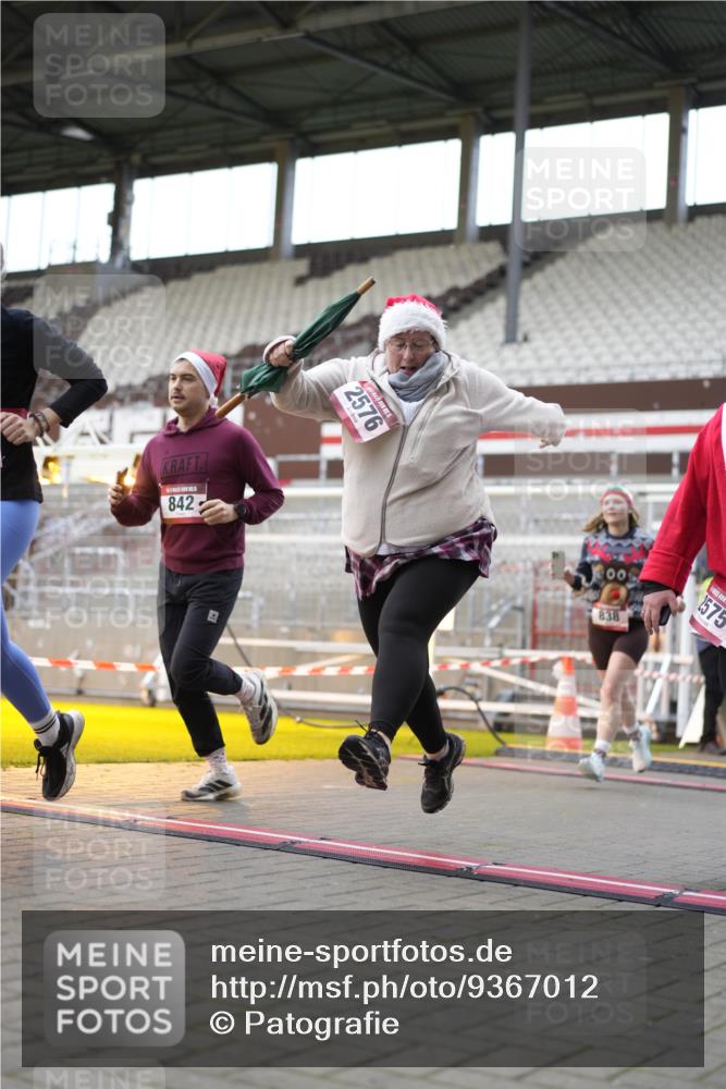 07.12.2025 - St. Pauli X-Mass-Run No. 15 Patografie http://msf.ph/oto/9367012 07.12.2025 11:01:53 Ziel 837, 838, 842, 851, 1067, 1637, 1640, 2576 meine-sportfotos.de