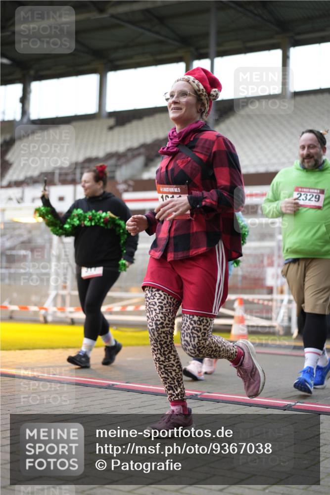 07.12.2025 - St. Pauli X-Mass-Run No. 15 Patografie http://msf.ph/oto/9367038 07.12.2025 11:02:08 Ziel 95, 193, 314, 317, 838, 842, 847, 1143, 1416, 1611, 2329, 2519, 2520 meine-sportfotos.de