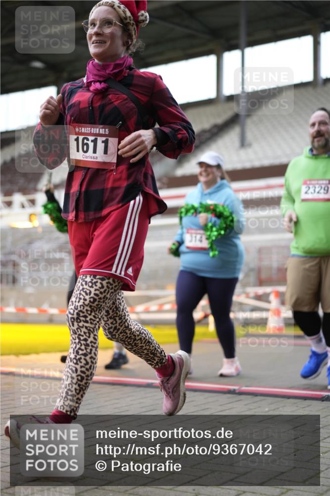 07.12.2025 - St. Pauli X-Mass-Run No. 15 Patografie http://msf.ph/oto/9367042 07.12.2025 11:02:09 Ziel 95, 193, 314, 317, 838, 847, 1143, 1416, 1611, 2329, 2519, 2520 meine-sportfotos.de