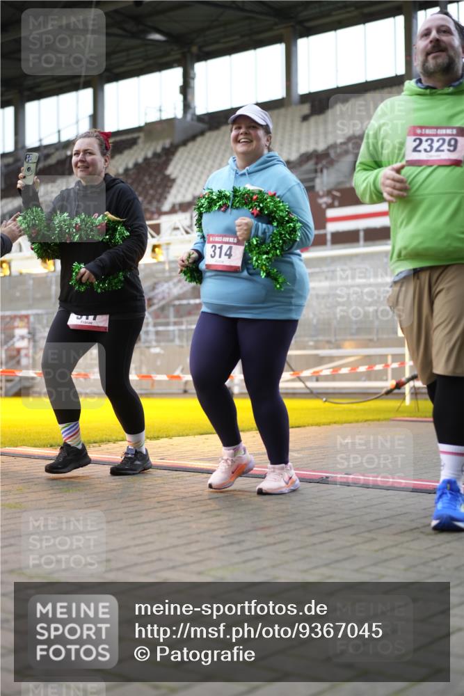 07.12.2025 - St. Pauli X-Mass-Run No. 15 Patografie http://msf.ph/oto/9367045 07.12.2025 11:02:09 Ziel 95, 193, 314, 317, 838, 847, 1143, 1416, 1611, 2329, 2519, 2520 meine-sportfotos.de
