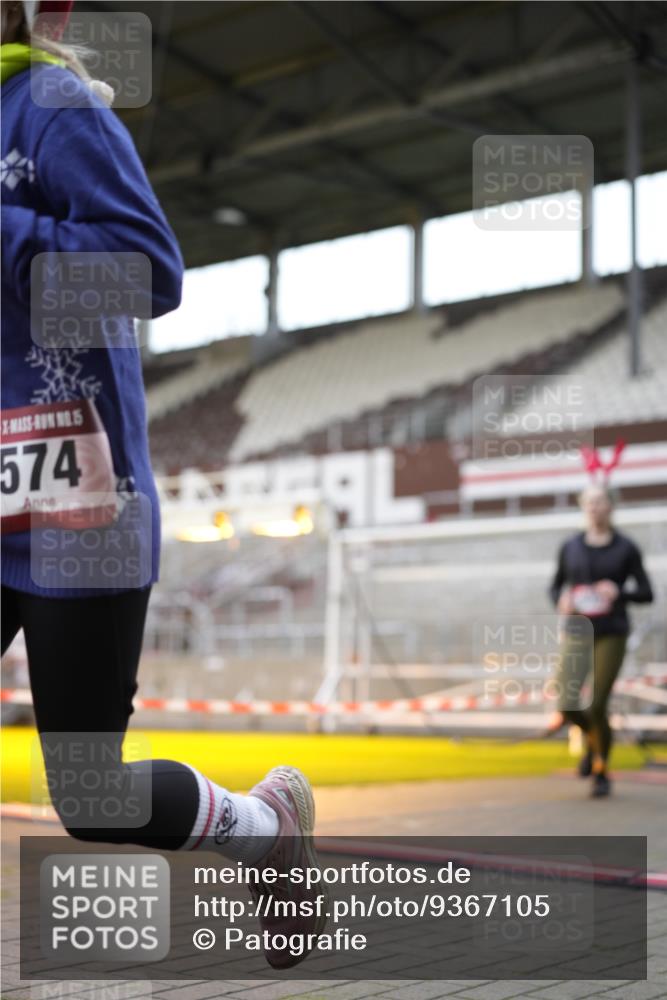 07.12.2025 - St. Pauli X-Mass-Run No. 15 Patografie http://msf.ph/oto/9367105 07.12.2025 11:02:48 Ziel 151, 160, 502, 574, 599, 602, 612, 875, 880, 953, 997, 1063, 1102, 4809 meine-sportfotos.de