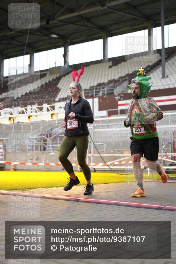 07.12.2025 - St. Pauli X-Mass-Run No. 15 Patografie http://msf.ph/oto/9367107 07.12.2025 11:02:49 Ziel 151, 160, 502, 574, 599, 602, 612, 875, 880, 953, 997, 1063, 1102, 4809 meine-sportfotos.de