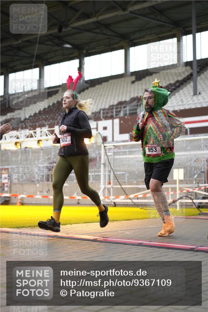 07.12.2025 - St. Pauli X-Mass-Run No. 15 Patografie http://msf.ph/oto/9367109 07.12.2025 11:02:49 Ziel 151, 160, 502, 574, 599, 602, 612, 875, 880, 953, 997, 1063, 1102, 4809 meine-sportfotos.de