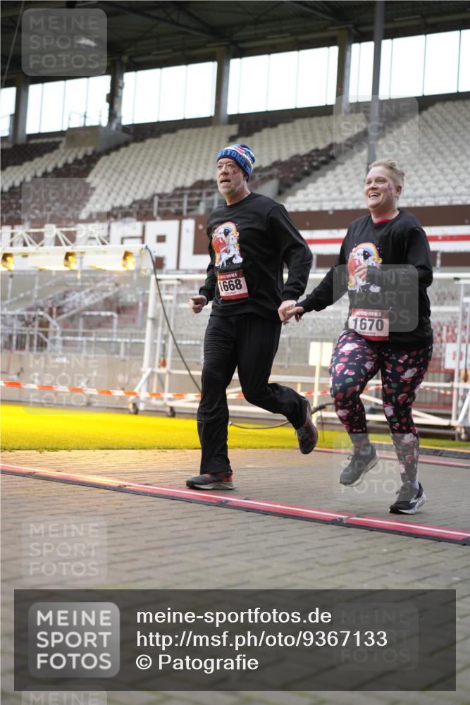 07.12.2025 - St. Pauli X-Mass-Run No. 15 Patografie http://msf.ph/oto/9367133 07.12.2025 11:02:58 Ziel 151, 160, 502, 574, 599, 602, 612, 875, 880, 953, 997, 1102, 1139, 1385, 1644, 1668, 1670, 4809 meine-sportfotos.de