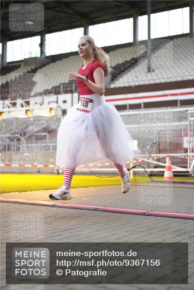 07.12.2025 - St. Pauli X-Mass-Run No. 15 Patografie http://msf.ph/oto/9367156 07.12.2025 11:03:05 Ziel 599, 602, 612, 748, 853, 875, 1139, 1199, 1385, 1644, 1668, 1670, 4809 meine-sportfotos.de