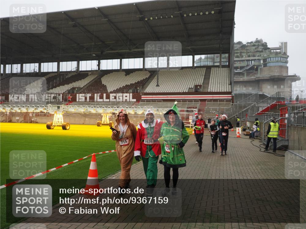 07.12.2025 - St. Pauli X-Mass-Run No. 15 Fabian Wolf http://msf.ph/oto/9367159 07.12.2025 10:22:44 Ziel 715, 739, 794, 1636, 3780, 4287, 4407, 4411, 4419, 4509, 4539 meine-sportfotos.de
