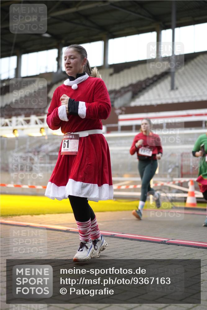 07.12.2025 - St. Pauli X-Mass-Run No. 15 Patografie http://msf.ph/oto/9367163 07.12.2025 11:03:13 Ziel 61, 64, 186, 748, 853, 1139, 1199, 1385, 1644, 1668, 1670, 1850 meine-sportfotos.de