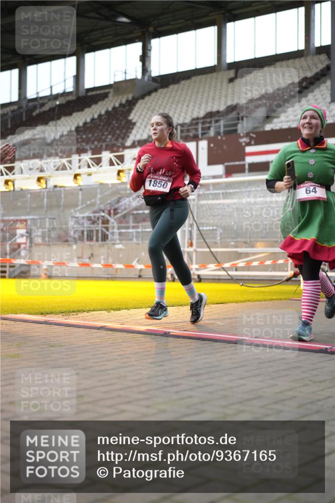 07.12.2025 - St. Pauli X-Mass-Run No. 15 Patografie http://msf.ph/oto/9367165 07.12.2025 11:03:13 Ziel 61, 64, 186, 748, 853, 1139, 1199, 1385, 1644, 1668, 1670, 1850 meine-sportfotos.de